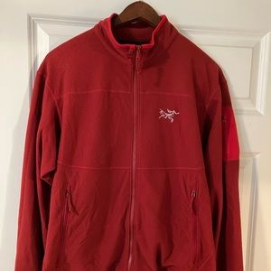 ARC'TERYX. Men's full zipper, light weight base layer. SIZE: Medium.